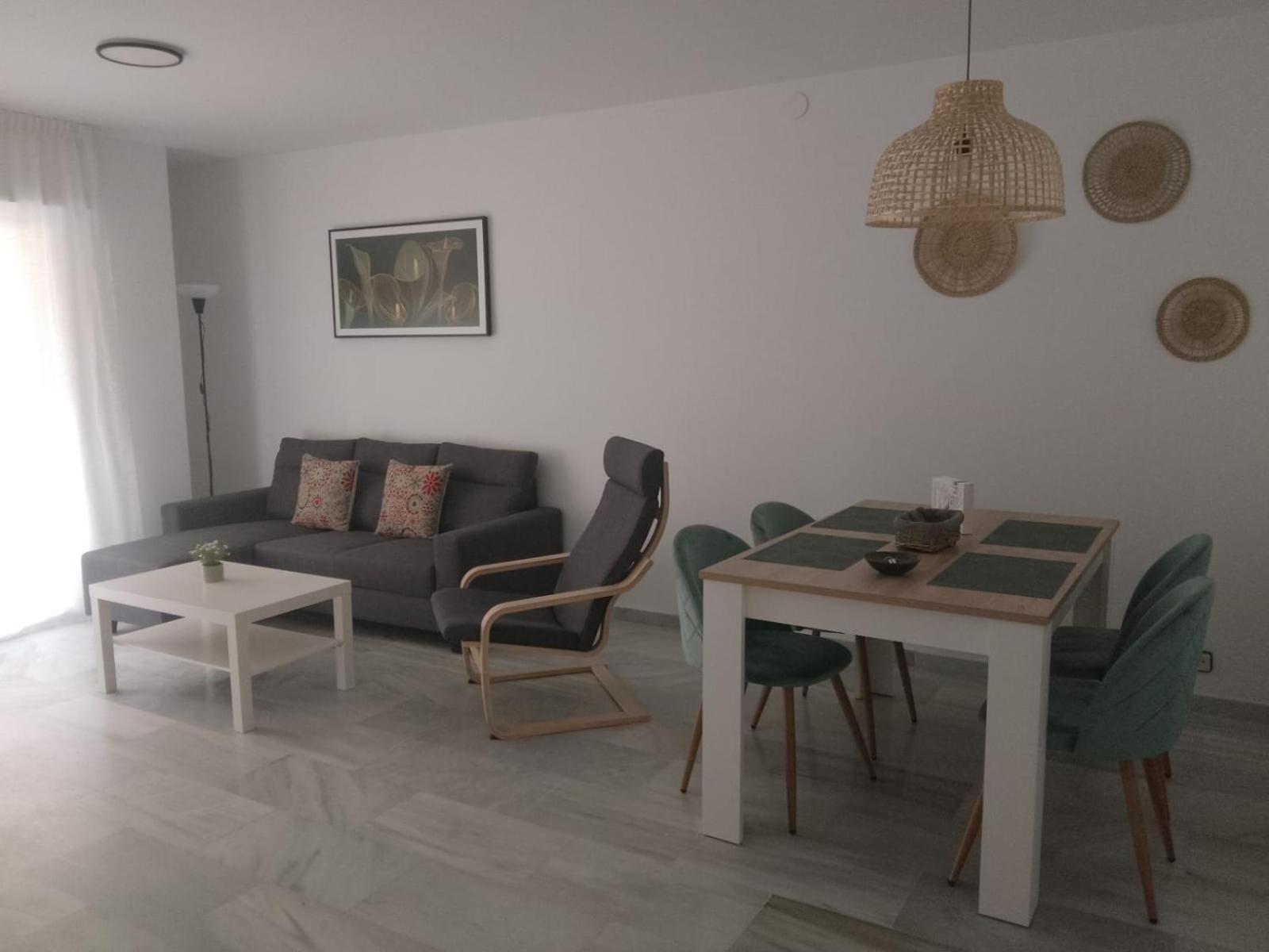 Fuengirola Puerto 2 Room & Parking Exterior photo